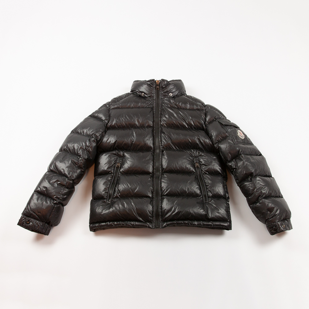 Moncler dunkle Daunenjacke